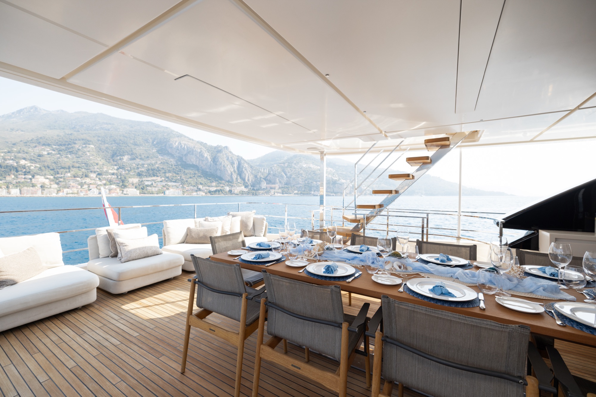Al fresco dining on the aft deck
