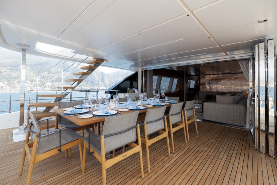 Aft deck dining